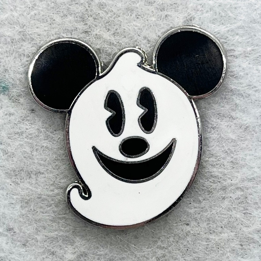 🔮 5/$25 Disney Mickey Mouse Ghost Pin